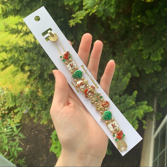 Jewelry - NEW Boutique Collection Christmas Holiday Bracelet // Gold, Green, Red